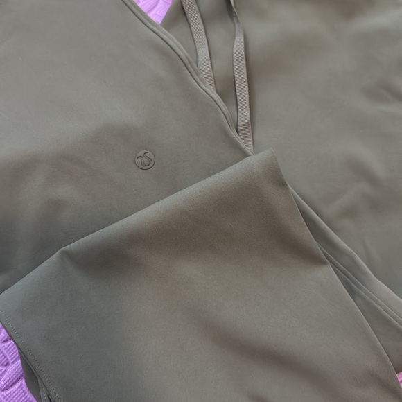 Lululemon Keep Moving Pant 7/8 High-Rise Grey Sage,Size 6 - Picture 5 of 5